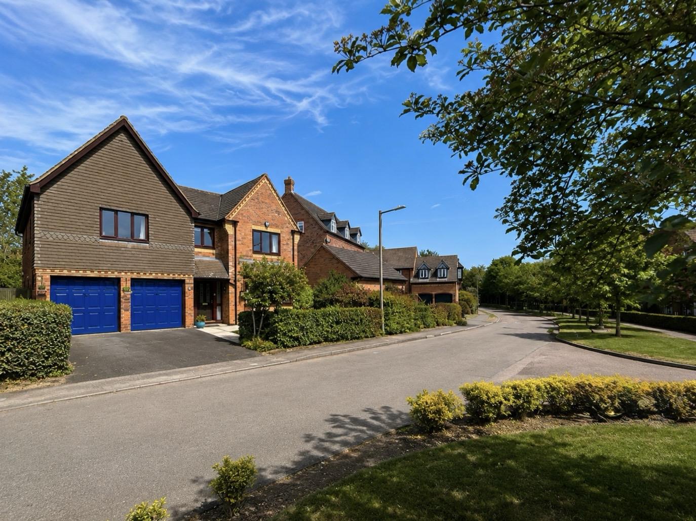 5 bed property in Garthwaite Crescent, Milton Keynes